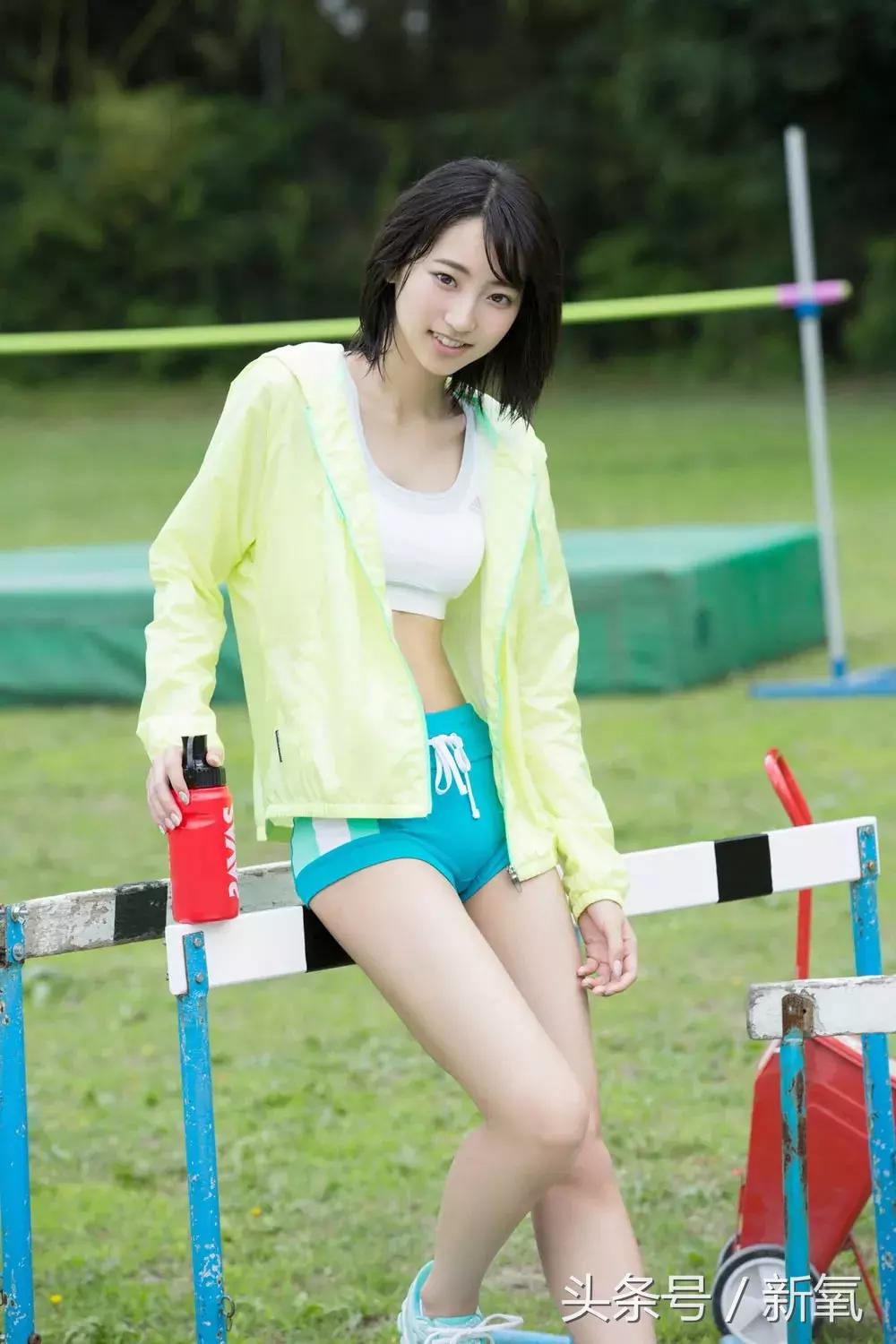 她是日本最美短发美少女,泳衣写真集永远卖到缺货