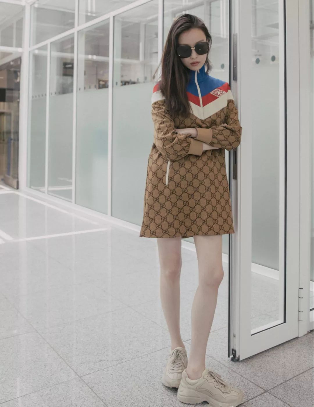 杨幂穿初恋鞋视频,杨幂潮鞋