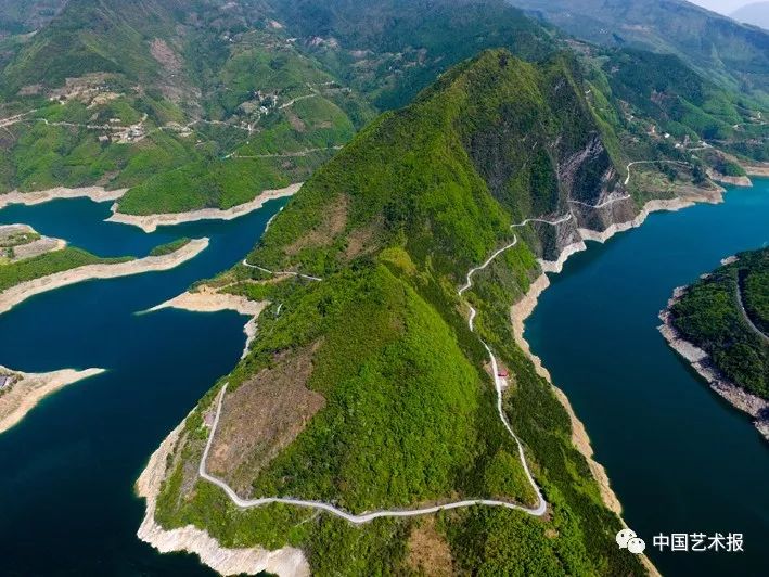 汶川大地震志愿者影集,汶川十年影像