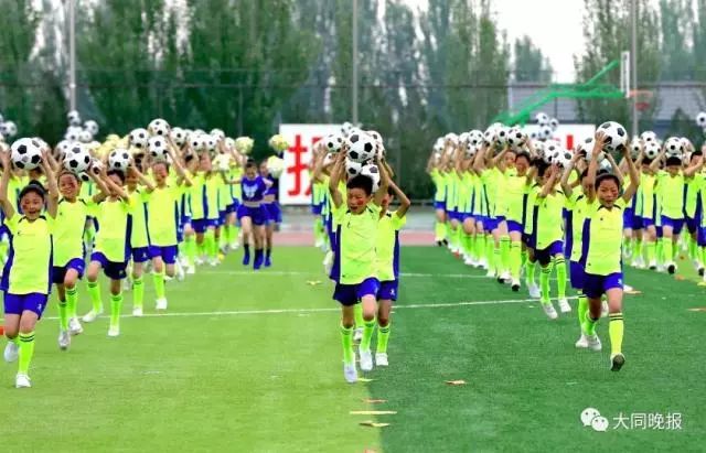 「新闻一锅烩」开发区纬一路预计年底通车｜《青春税歌》唱响税务好声音