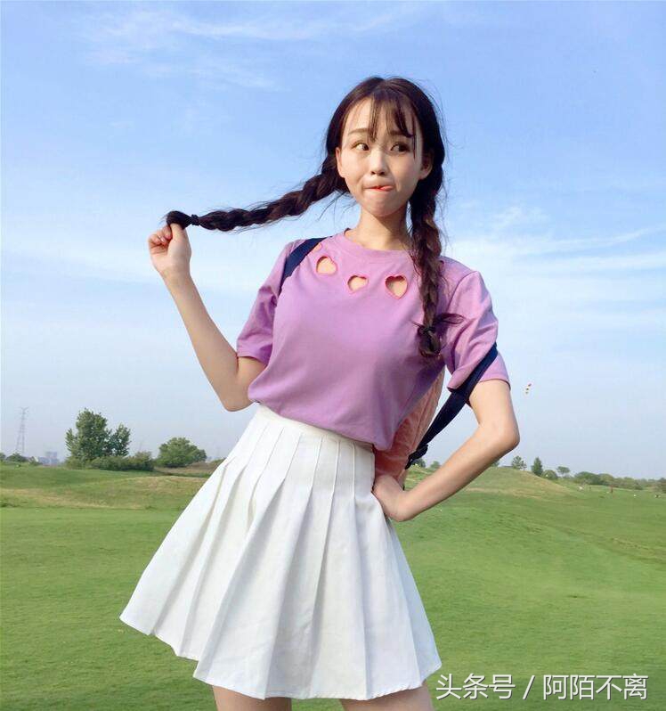 我申请了一个小号，我女友的闺蜜主动加我聊天，结果……