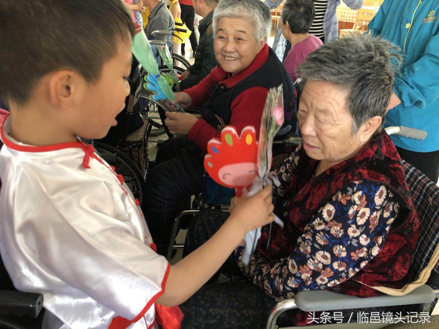 母亲节敬老院公益活动,母亲节让爱走进敬老院