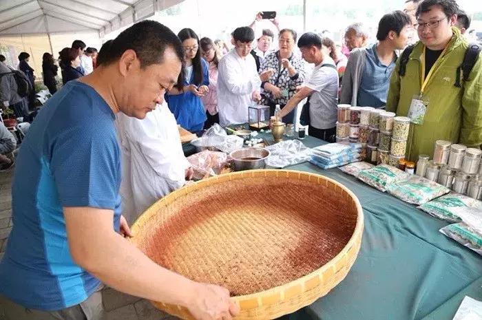 在地坛公园感受中医药文化的魅力~