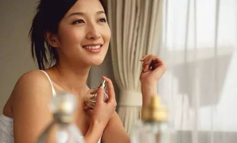 凡士林的妙用小视频,凡士林用处小妙招