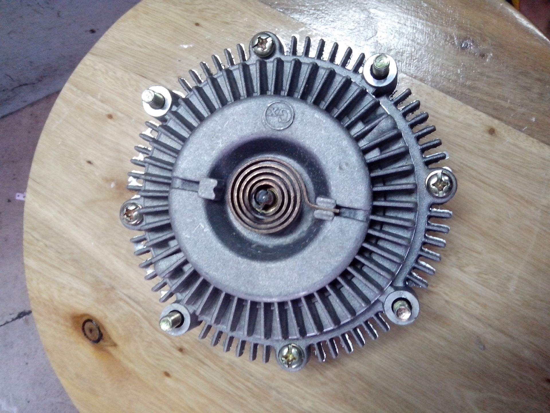 电风扇不摇头是什么原因怎么解决,电风扇不摇头也不转维修教程