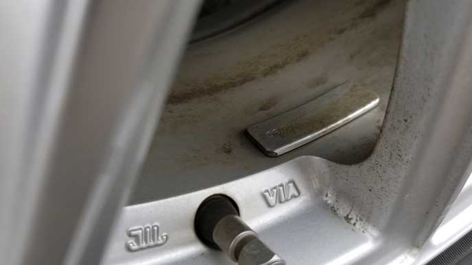 车轮不平衡是什么原因引起,导致车轮动平衡的原因有