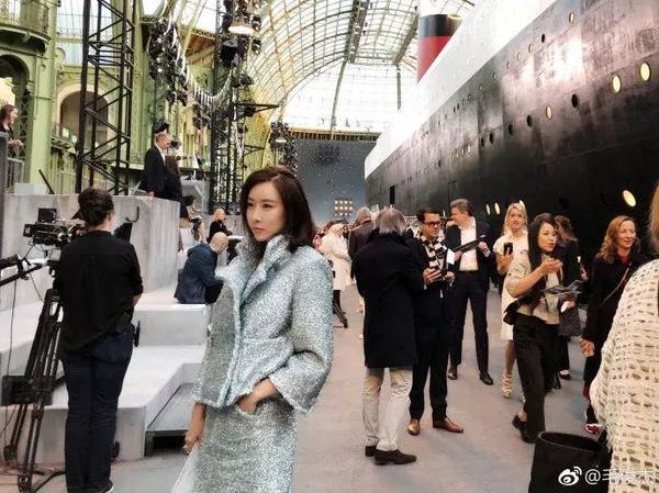 胸大无脑，嗲精附身，演坏女人成名的她居然还“真空照”上热搜了