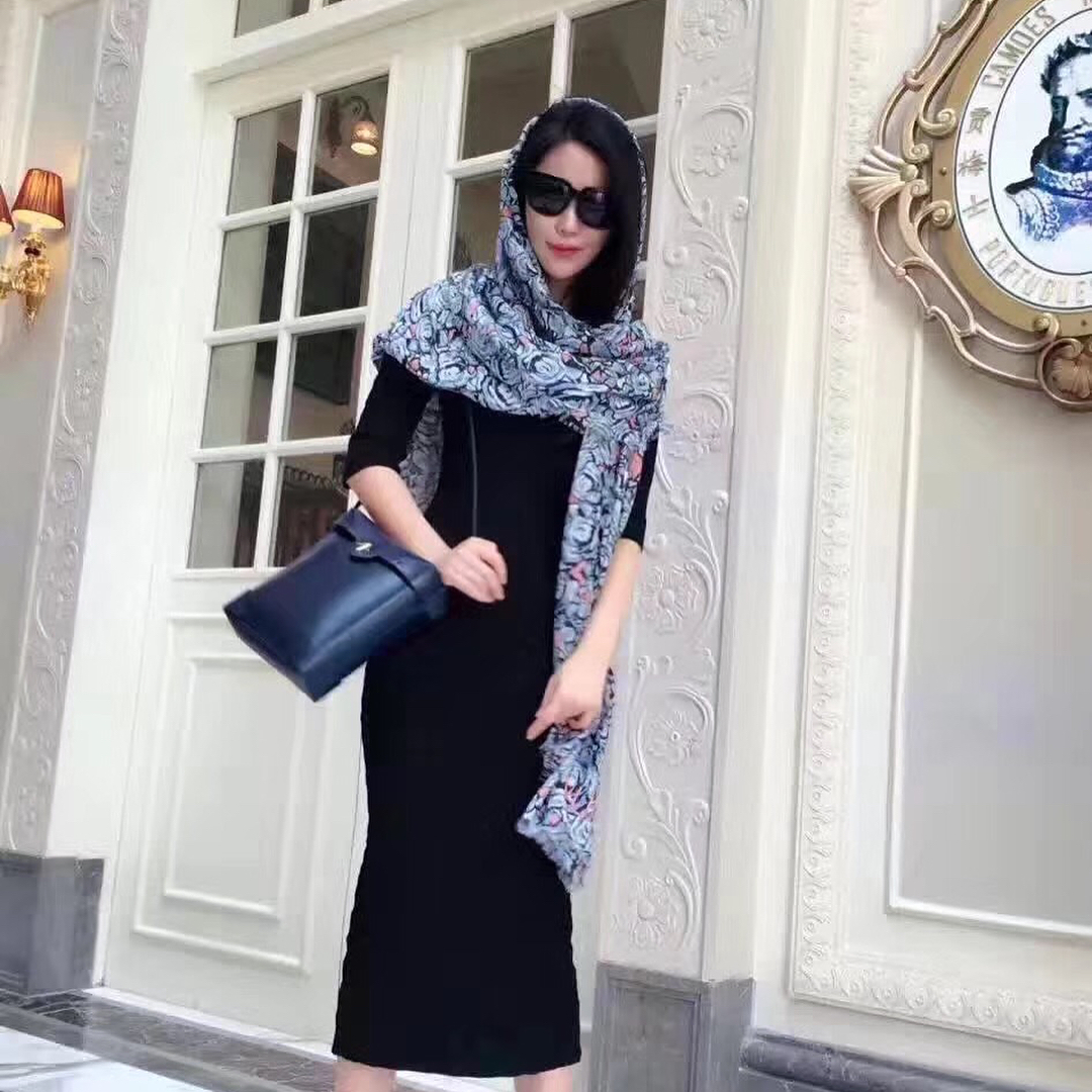 丝巾原来还可以这么系,丝巾能系在腰上吗