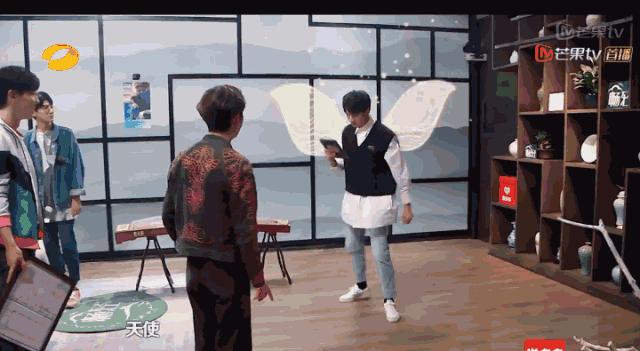 白敬亭魏大勋互相吐槽,山花为啥是形容魏大勋和白敬亭的