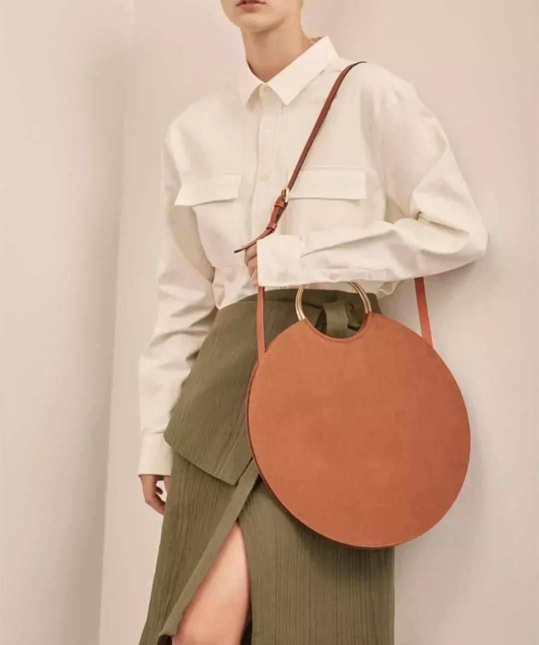 今年最火的包包四季,今年夏天流行什么包包