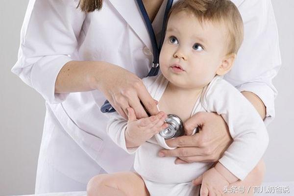 宝宝哭着说想吃饭，奶奶却坚决不给吃：是我害你积食了！