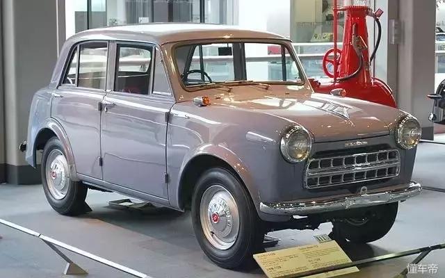 历代蓝鸟车型,老款蓝鸟和新款蓝鸟对比