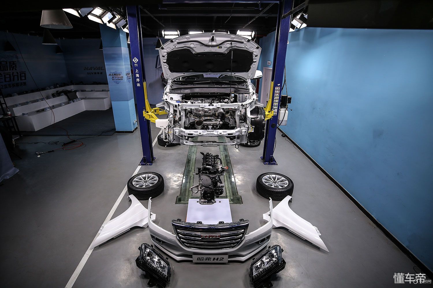 哈弗h2门板拆解视频,哈弗h2前雾灯罩拆解