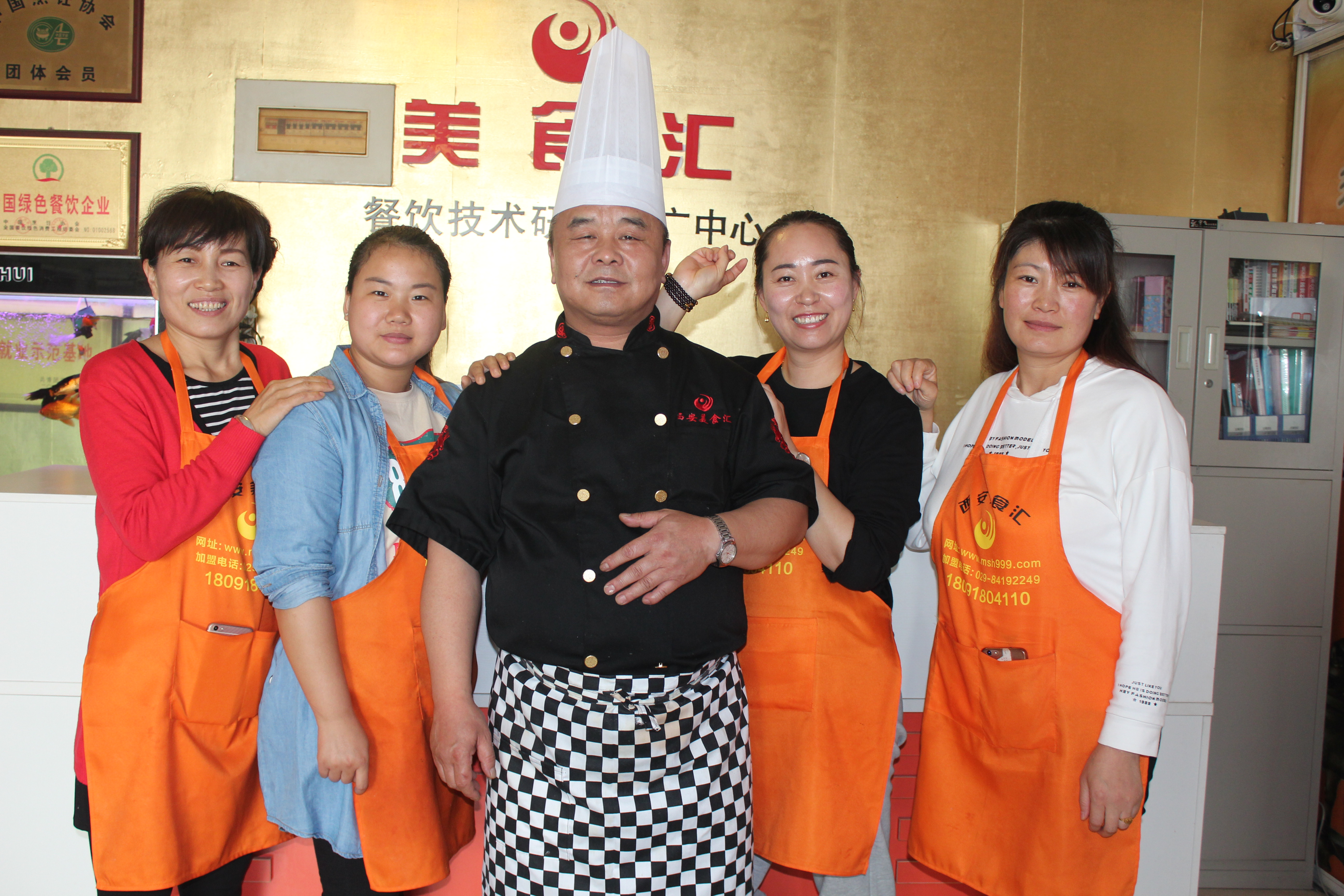 西安汇集美食攻略,西安美食汇小吃排骨面