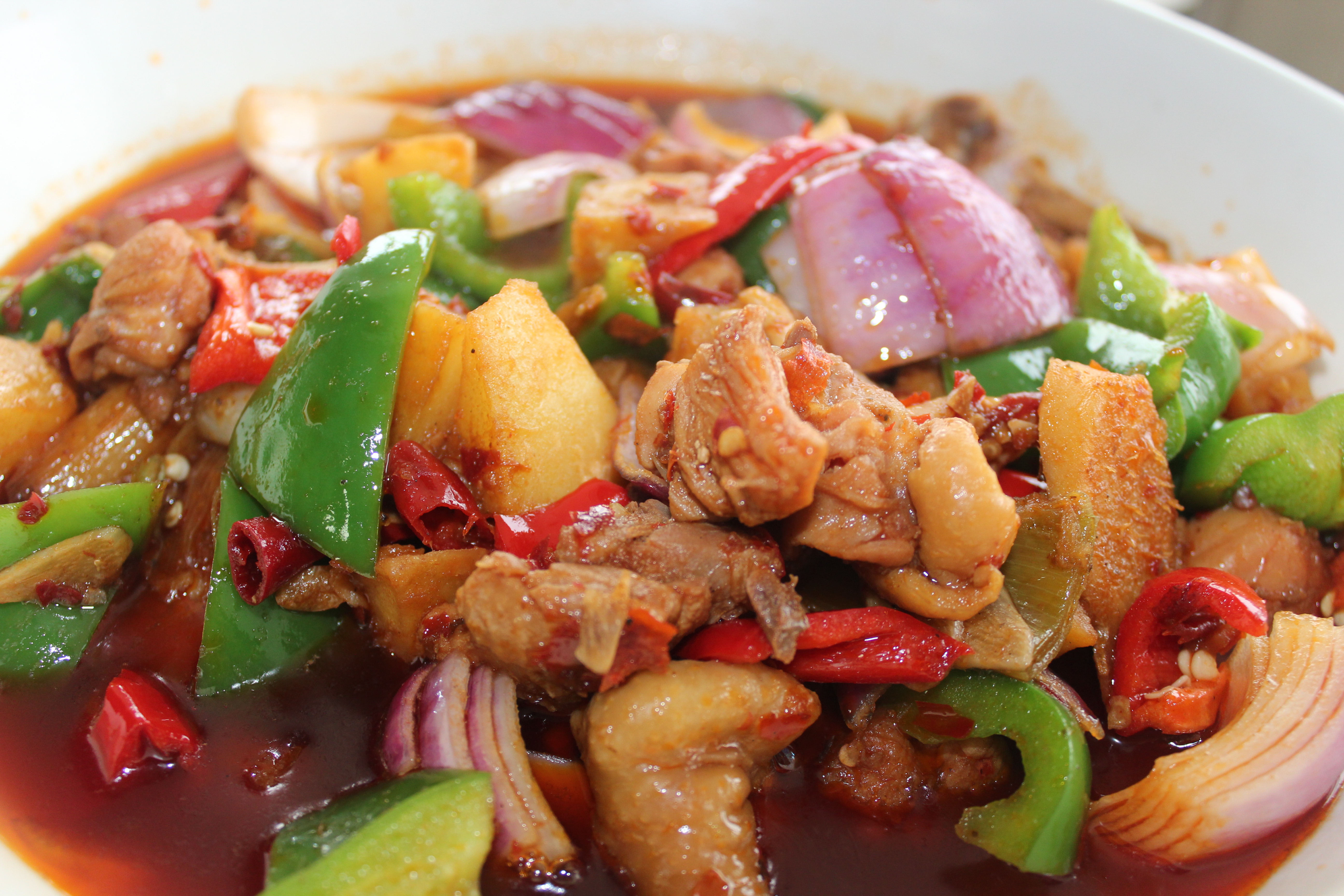 西安汇集美食攻略,西安美食汇小吃排骨面