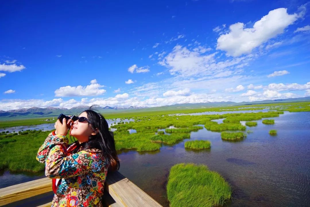 连绵的群山、广袤的草原、蜿蜒的河流……它就是独一无二的若尔盖