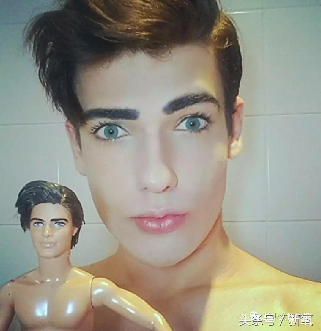 巴西真人芭比16岁开始疯狂整形40次，最后把胸整成了足球场