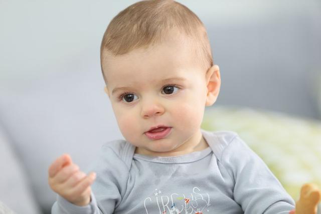 孩子舌苔厚白是什么原因造成的呢,中医辨证舌苔厚白是什么原因