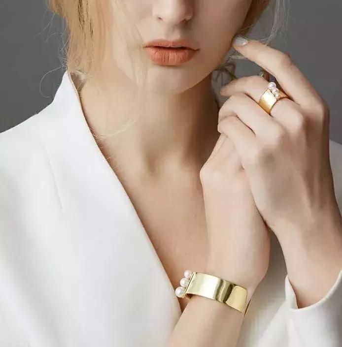 戒指推荐小众手控,粗短的手型适合的戒指