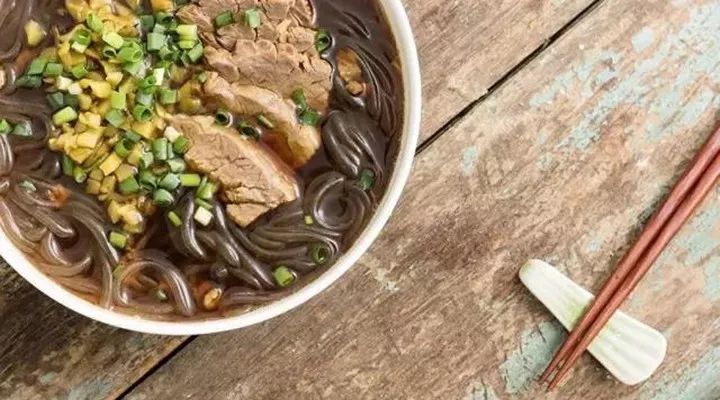 不用一分钱吃大餐,不用付钱就能吃鱼子酱