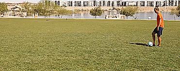 射门前两步是发力还是放松的,想射门是什么意思