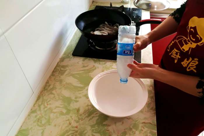 正宗的八爪鱼是怎样做的,鲜活的八爪鱼做法