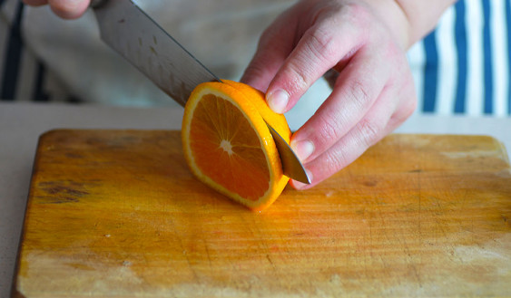 家装品牌银装速果的厨子开课堂了！教你如何用橙子做出美食！