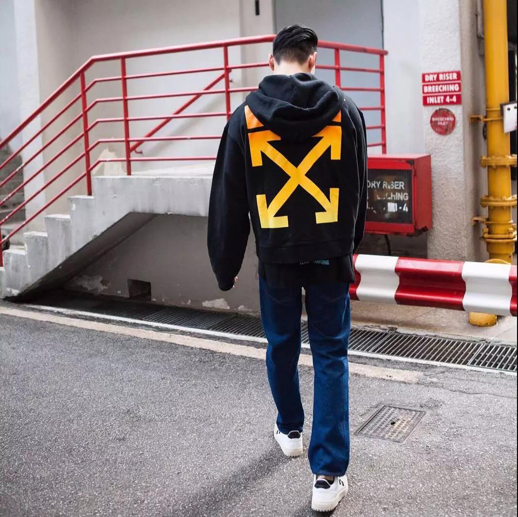 logo衣服好看吗,衣服logo显眼还是不显眼