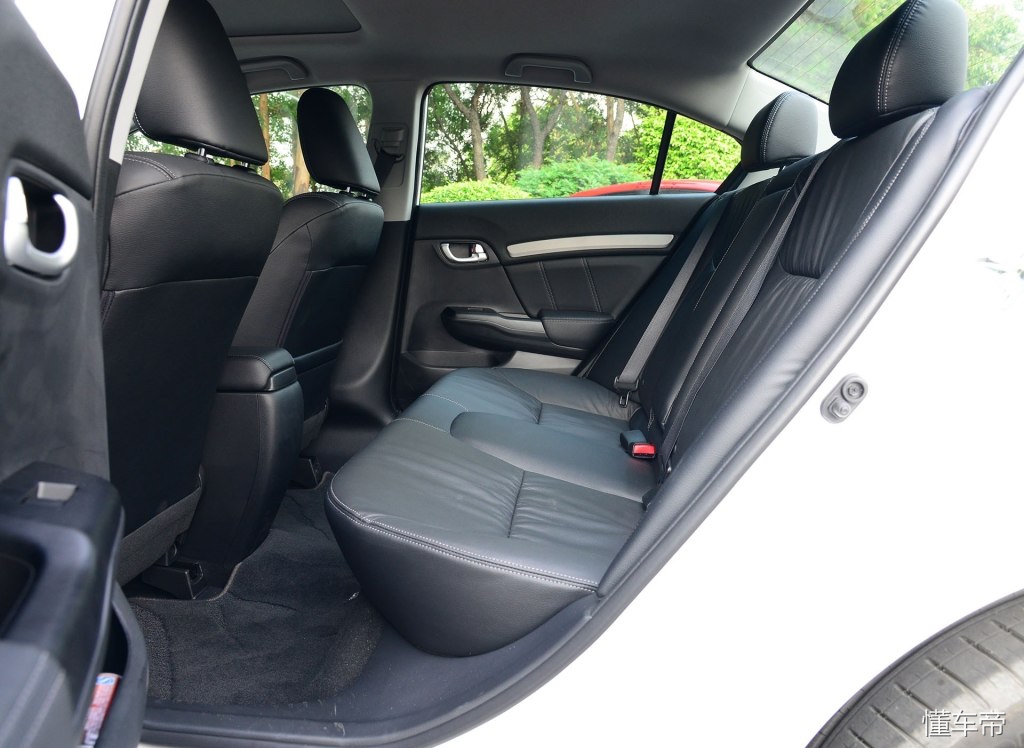 丰田凯美瑞鼓包,本田雅阁丰田凯美瑞底盘分析