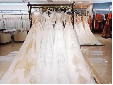 一般的拖尾婚纱多长,小拖尾婚纱大拖尾婚纱对比