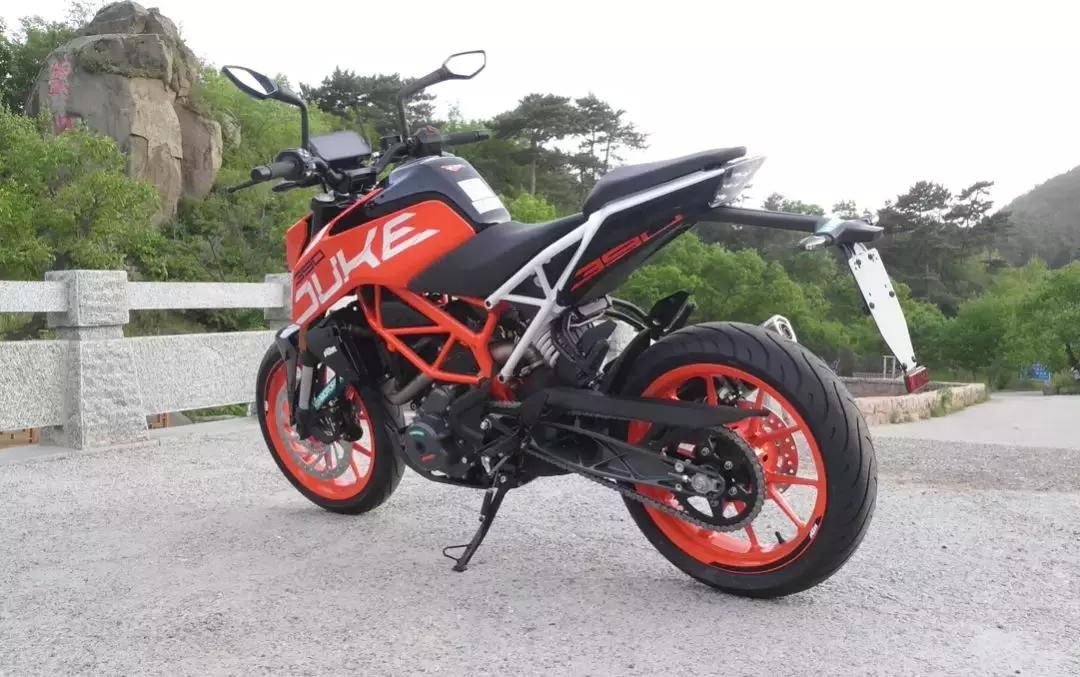 ktm390duke老款改新款,最新款ktm390duke座高