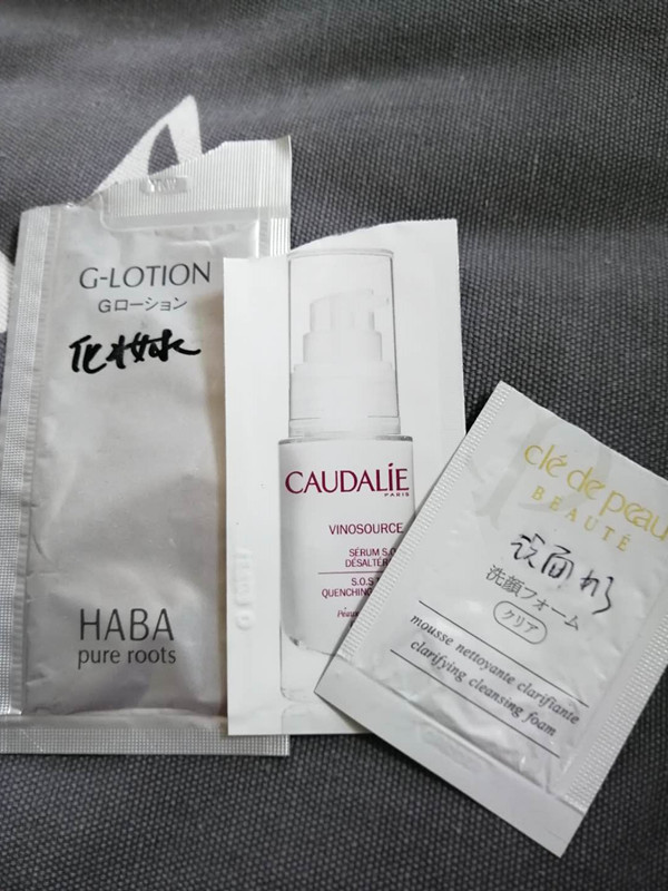 我的旅行化妆包里带什么,我的旅行随身包里有什么