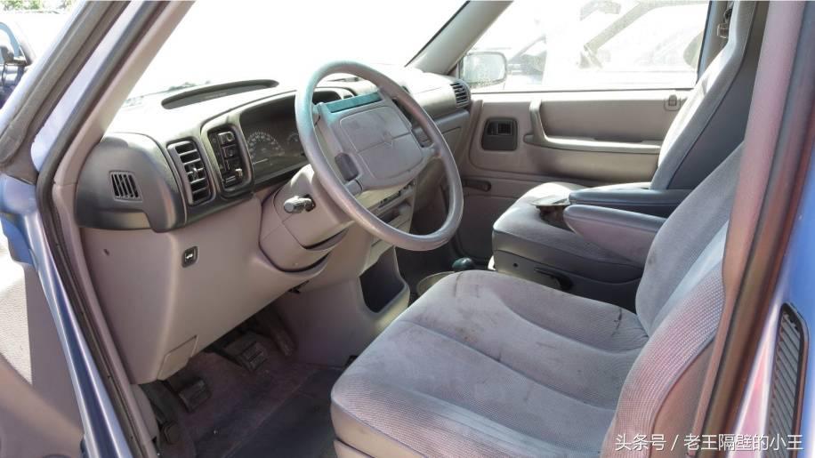 第二代道奇Caravan,道奇七座老款车叫什么