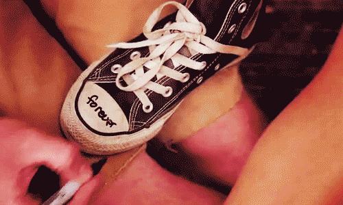 明星同款休闲鞋推荐,明星推荐的平价鞋