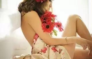 白带异常有没有可能是怀孕导致的,透明白带夹杂血丝会不会影响怀孕