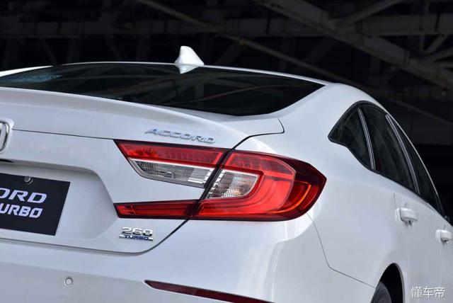 试驾本田雅阁最新款,2020款本田雅阁颜值逆天上市必火