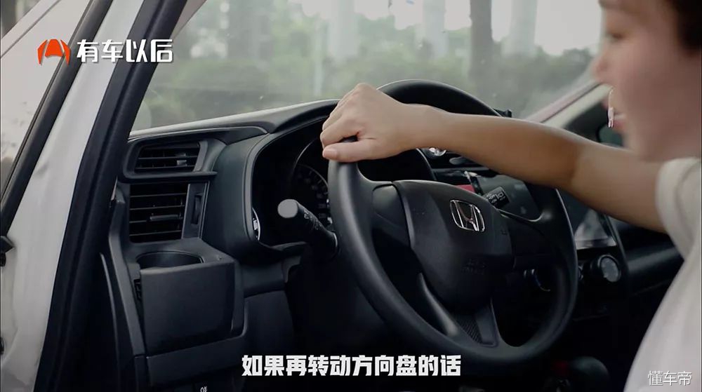 汽车钥匙拧不动怎么打着火,汽车钥匙拧不动拔不出来了怎么办