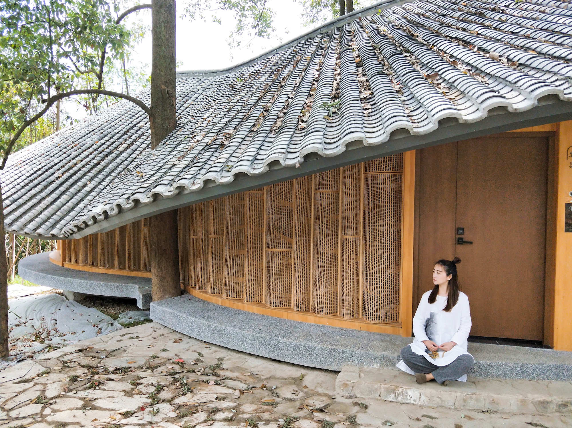 我去了成都向西50里的桃源村,朋友问我是不是去了日本?