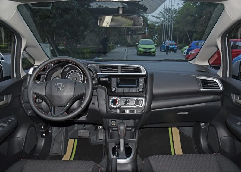 大众poloplus和本田飞度哪个好,大众polo丰田威驰本田飞度