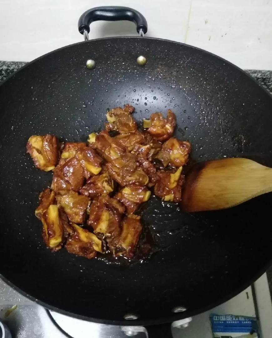 红烧排骨怎样做出来才好吃才爽口,红烧排骨最简单的做法软烂入味