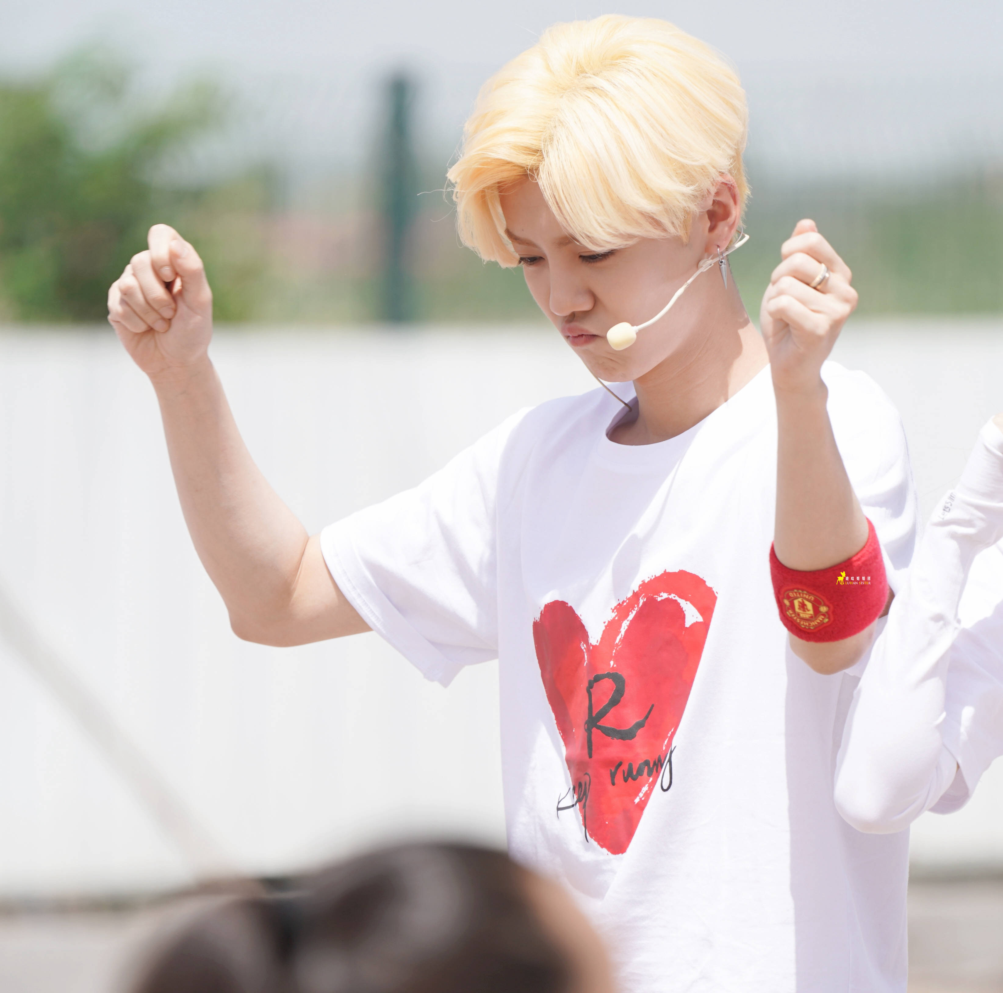 鹿晗参加康复训练,鹿晗公益我们的明天