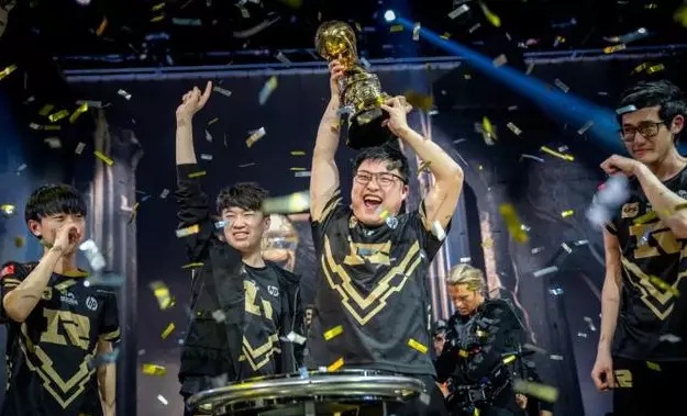 英雄联盟还有人记得,英雄联盟最开始应该挑选哪个英雄