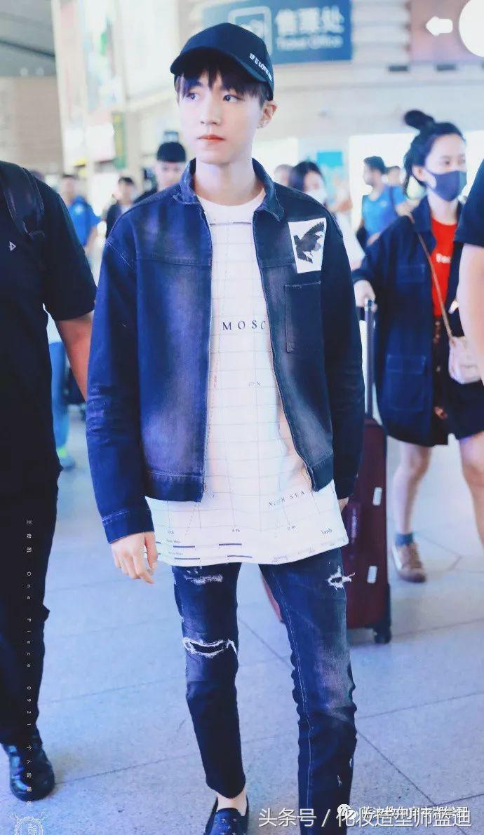 王俊凯一身棒球服,王俊凯机场穿运动套装