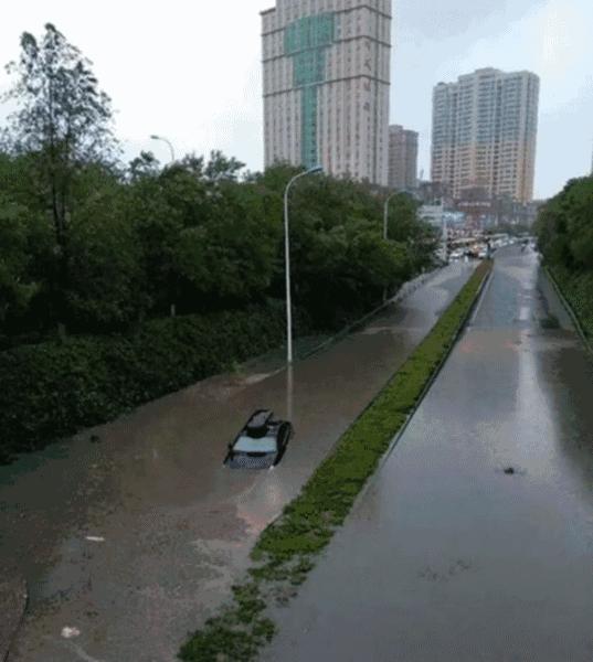 儿童温泉风景绘画,儿童节海洋王国游玩绘画