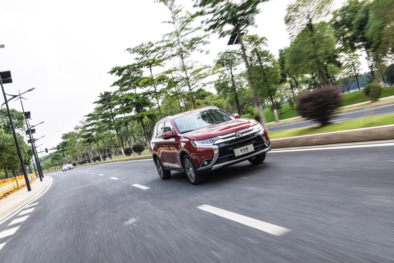 三菱欧蓝德2023款动力加速测试,欧蓝德动力界面