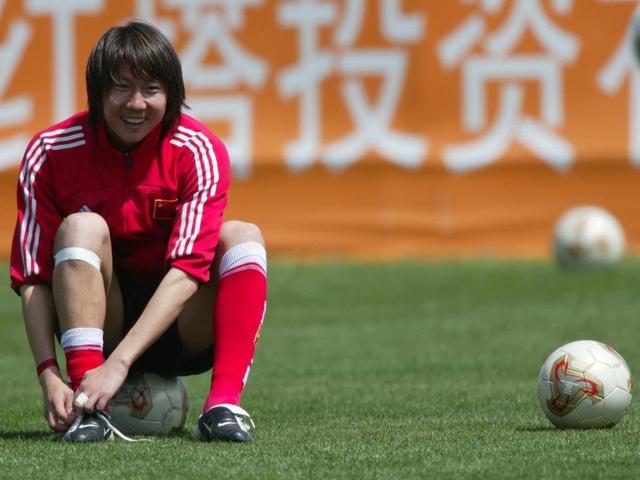 足球铁在烧李铁是怎样炼成的,足球故事传奇的诞生