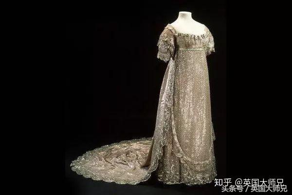 戴安娜纪梵希婚纱,纪梵希和梅根是什么关系