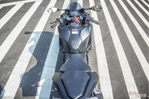 本田cbr250rr四缸水冷跑车,本田cbr250rr是街跑吗