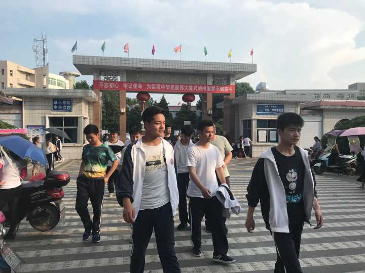 毛坦厂中学陪读现状,毛坦厂中学深度揭秘