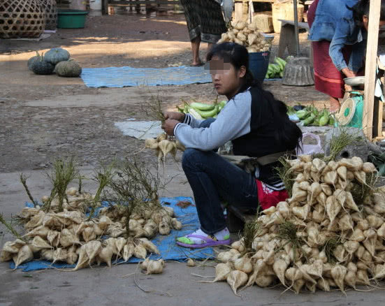 到了老挝可以带多少人民币,到了老挝要带多少钱